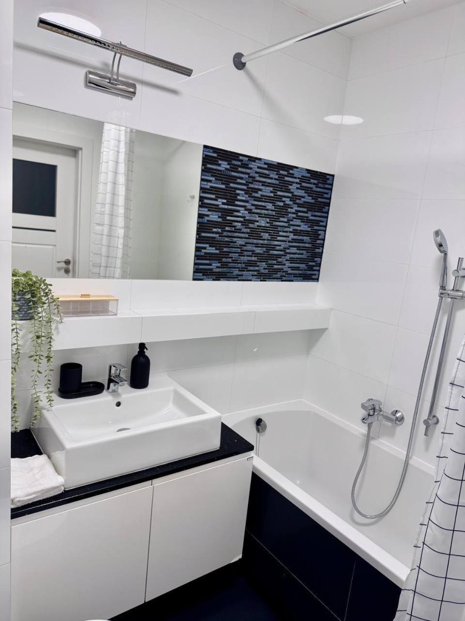 C- Home4U - Apartment With A City View Close To Aquapark, Parking In Secured Area Kraków Zewnętrze zdjęcie
